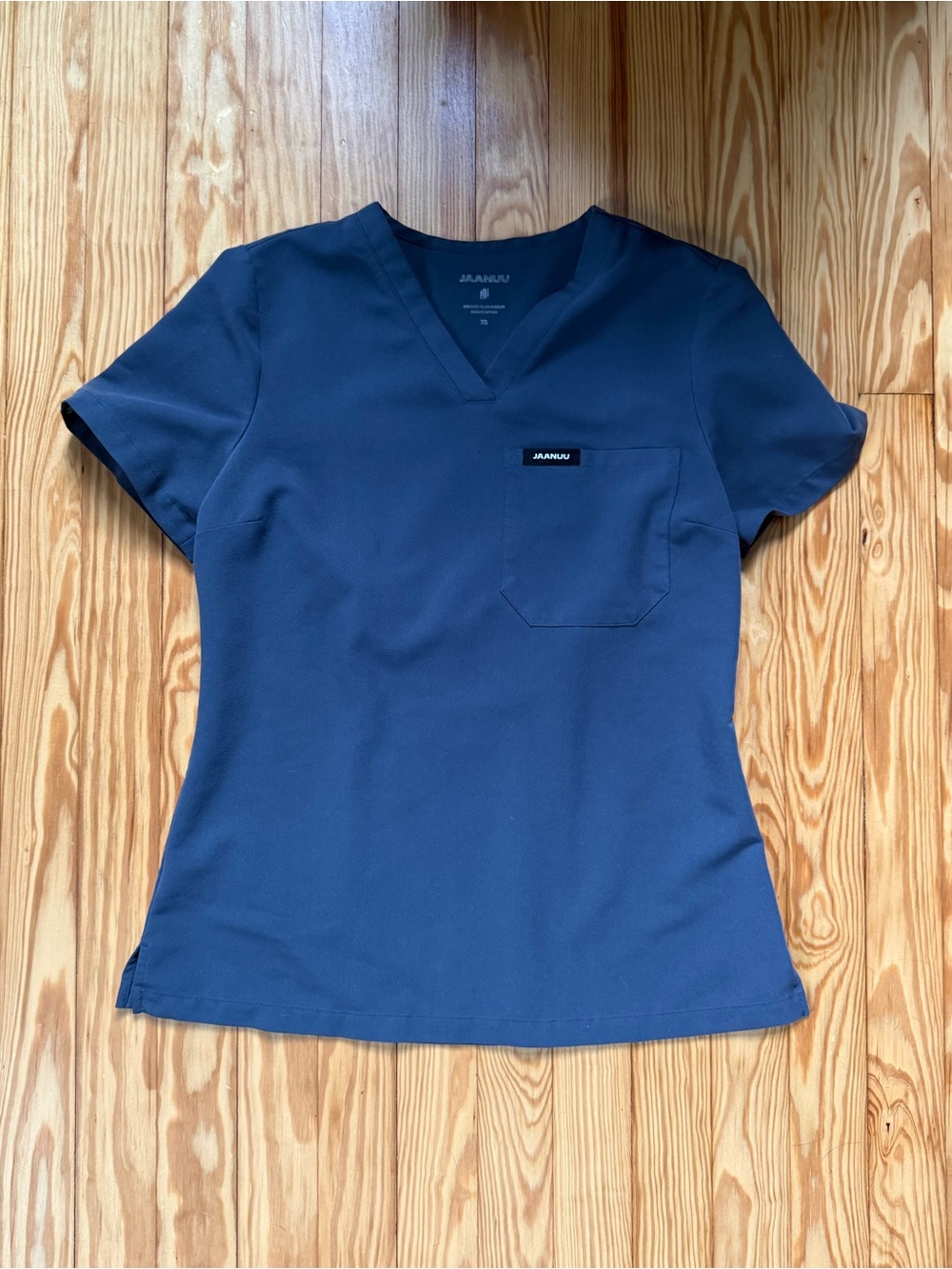 Jaanuu Women’s Charcoal XS Rhena Essential 1-Pocket Scrub Top